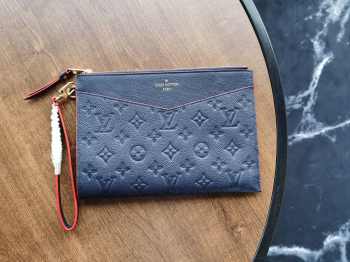 LV POCHETTE MÉLANIE MM BLUE