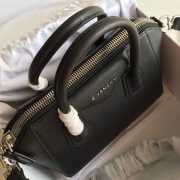 Givenchy Antigona Bag Small - 4