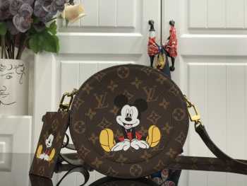 Louis Vuitton Monogram Round Bag M49986