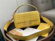 Fendi Baguette Bag 26cm yellow - 1