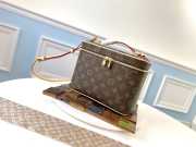  Louis Vuitton Original Monogram Makeup Bag M42265 - 1