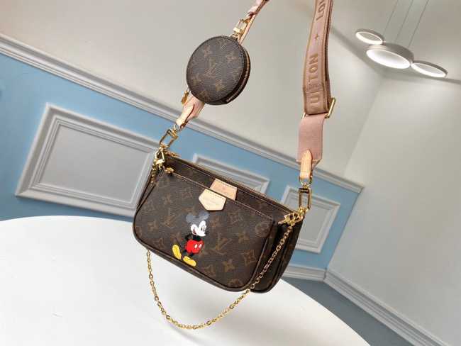 LV Multi Pochette Accessoires Monogram M44813 - 1