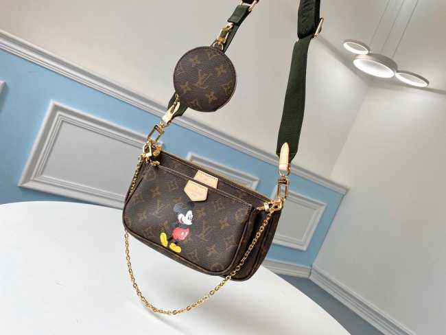 LV Multi Pochette Accessoires Monogram - 1