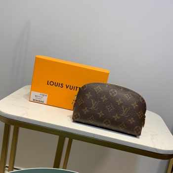 LV M41114 mini Monogram Makeup bag