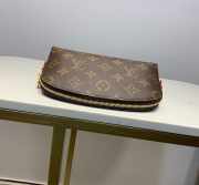 LV M41114 mini Monogram Makeup bag - 3