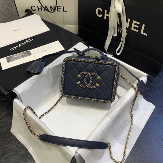 Chanel Small Cosmetic bag 18cm Navy Blue - 1