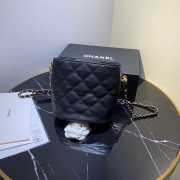 Chanel Bucket bag 18cm Black - 3