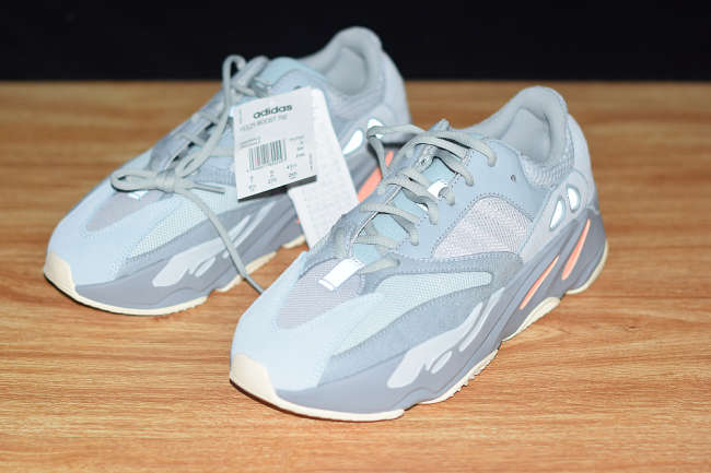 Yeezy 700 - 1