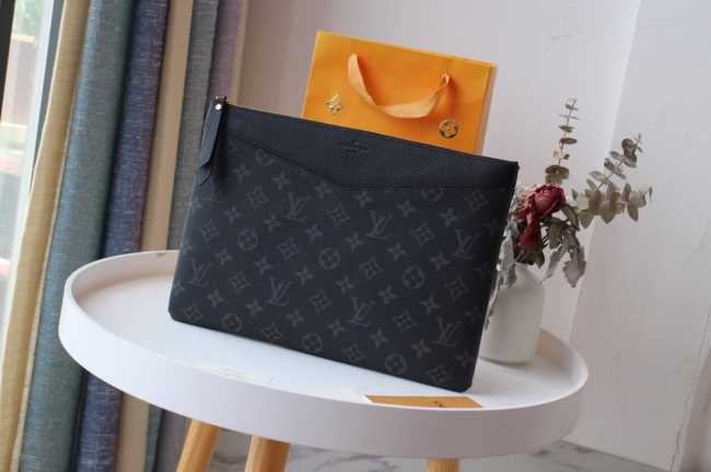 Louis Vuitton Daily Pouch 001 - 1