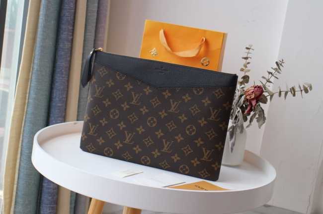 Louis Vuitton Daily Pouch 003 - 1