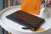 Louis Vuitton Daily Pouch 003 - 6