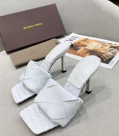 Bottega Veneta Sandals 004 - 1