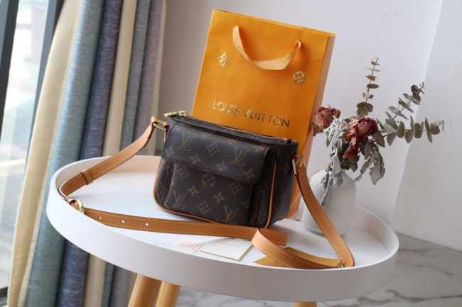 Louis Vuitton Handbag M51165 - 1