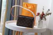 Louis Vuitton Handbag M41966 - 1