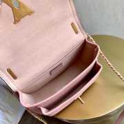 Louis Vuitton Lock Me Shoulder Bag Pink  - 4