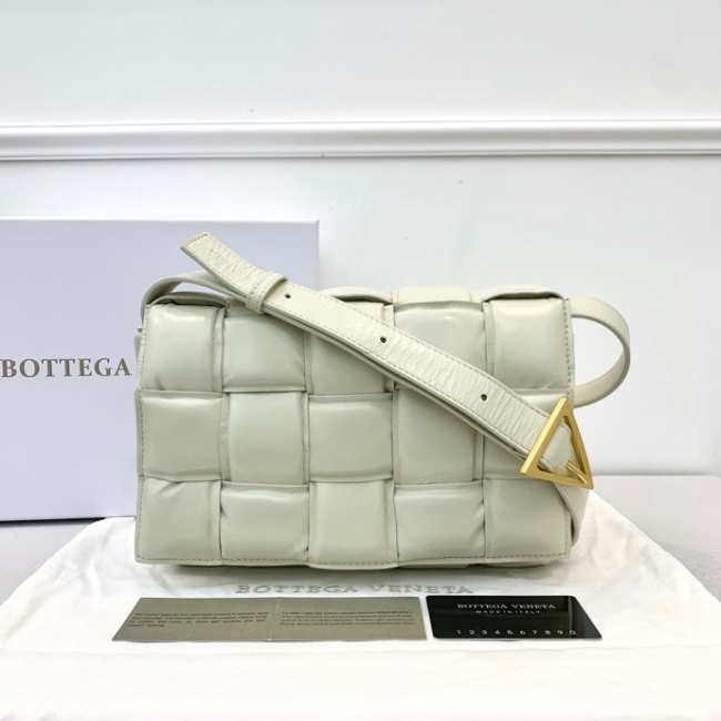 Bottega Veneta Cassette Bag 26cm 002 - 1