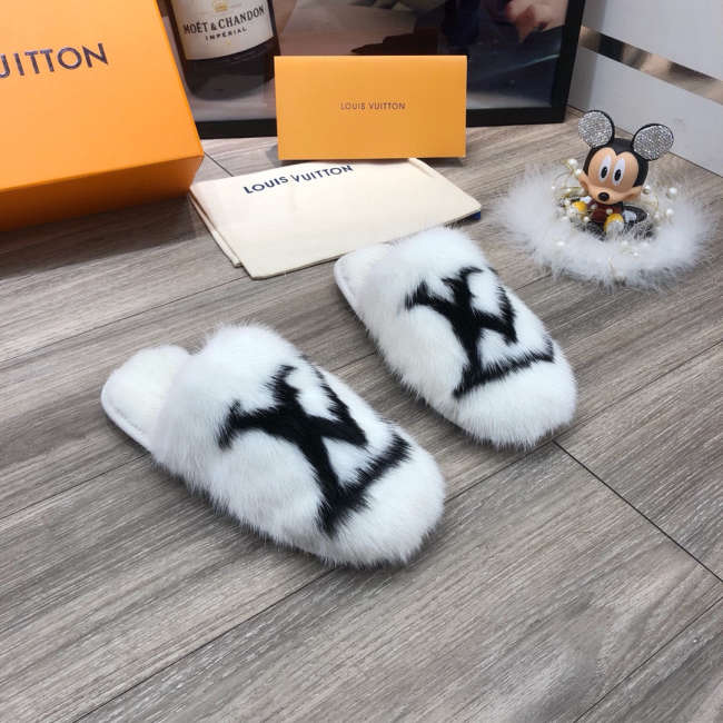 Louis Vuitton Sandals 019 - 1