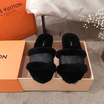 Louis Vuitton Sandals 025