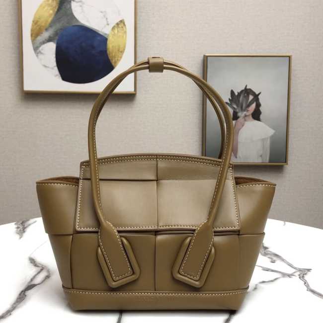 Bottega Veneta Arco Bag 001 - 1