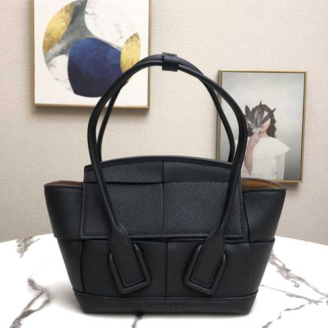 Bottega Veneta Arco Bag 005 - 1