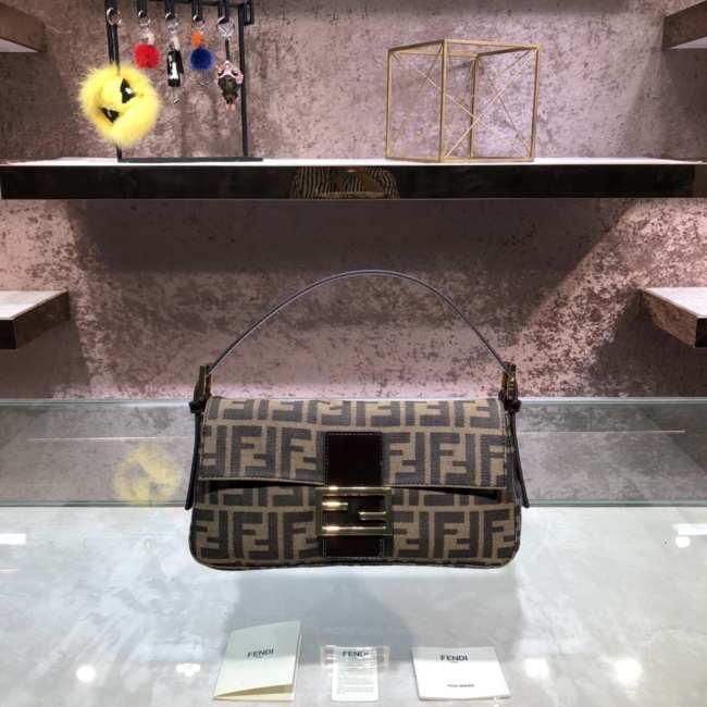 Fendi Vintage Bag gold hardware - 1