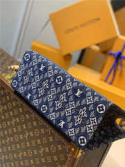 Louis Vuitton MM Onthego Handbag 35cm - 5