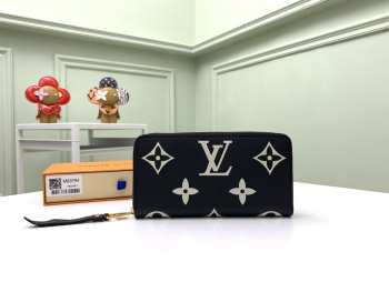 Louis Vuitton wallet Black M69794