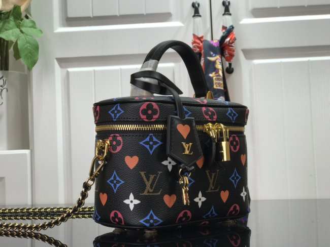 LV GAME ON VANITY PM BLACK M57482 - 1