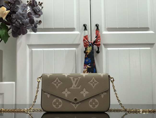 LV Félicie Pochette Empreinte Leather Bag 02 - 1