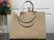 LV ONTHEGO MM BAG M44925 - 4