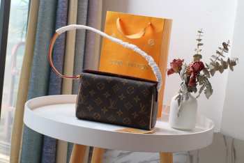 LV Monogram VINTAGE HANDBAG M41966