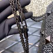 Valentino Garavani Roman Stud Bag Black 25CM - 6