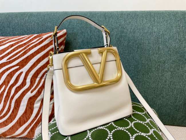 Valentino V Logo Bucket Bag White 20cm - 1