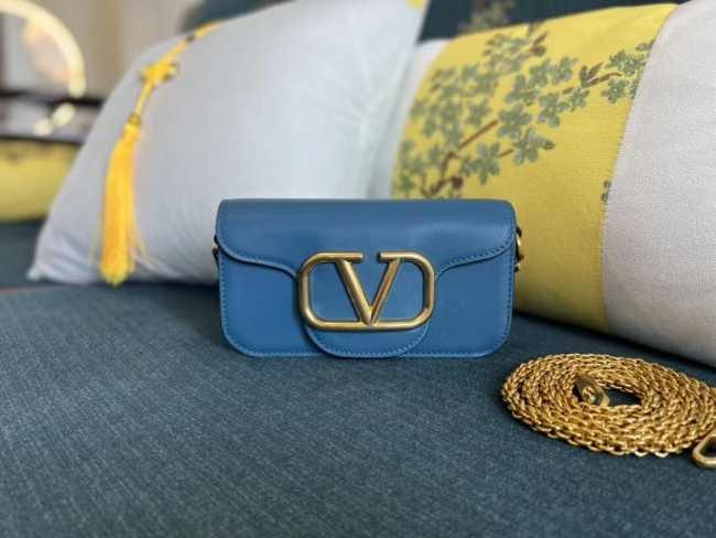 Valentino Garavani Small Shoulder Bag 19cm Blue - 1