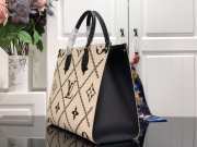 Louis Vuitton Onthego MM M46016 White 35cm - 2