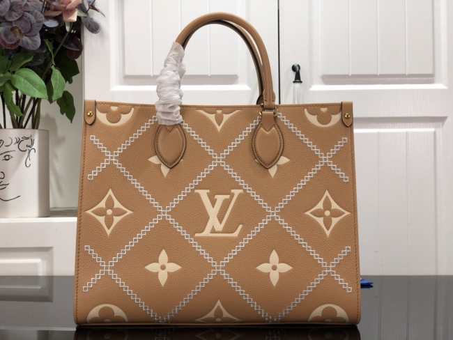 Louis Vuitton Onthego MM M46016 Beige 35cm - 1