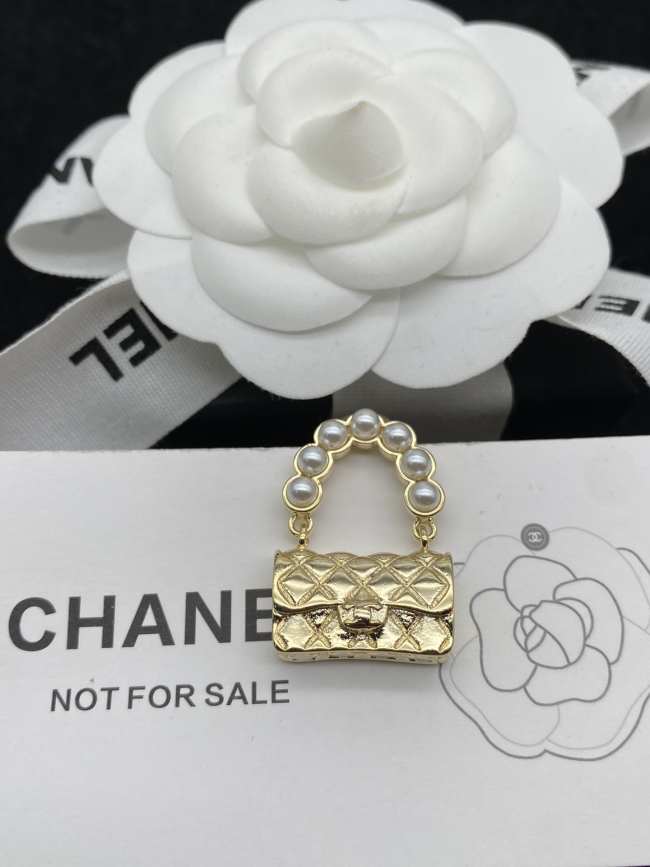 Chanel Brooch 001 - 1