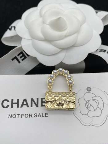 Chanel Brooch 001