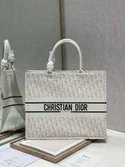 Dior Book Tote Bag White 41cm - 1