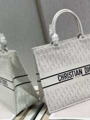 Dior Book Tote Bag White 41cm - 3