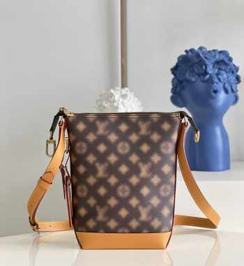 Louis Vuitton Hobo Cruiser PM Bag M46241