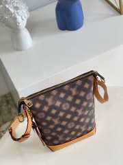 Louis Vuitton Hobo Cruiser PM Bag M46241 - 6