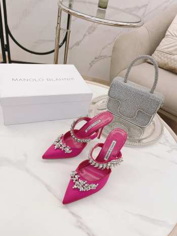 Manolo Blahnik Rose-Pink Satin High Heels 001