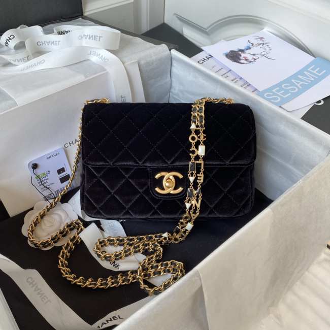 Chanel Flap Black Bag 20cm - 1