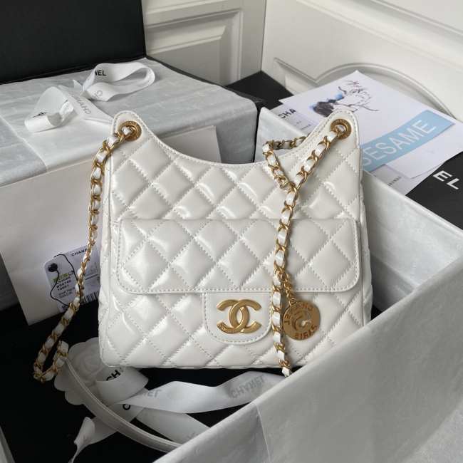 Chanel Medium Hobo Bag White - 1