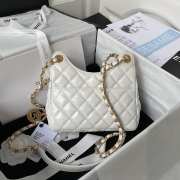 Chanel Small Hobo Bag White - 4