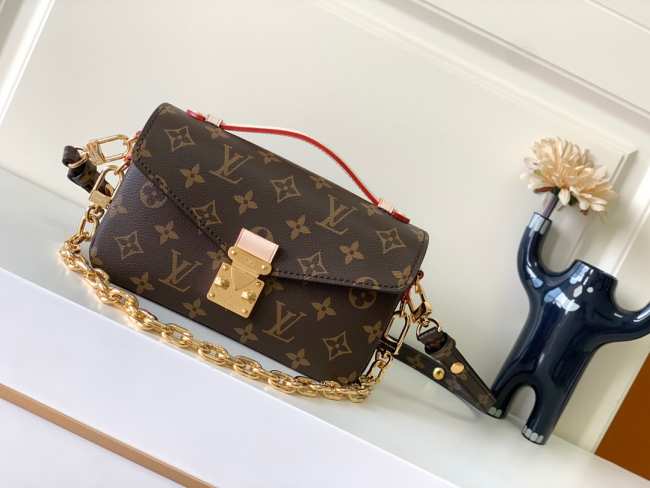 Louis Vuitton Pochette Metis East West  - 1