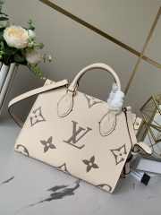 Louis Vuitton Onthego PM Cream 25cm - 5