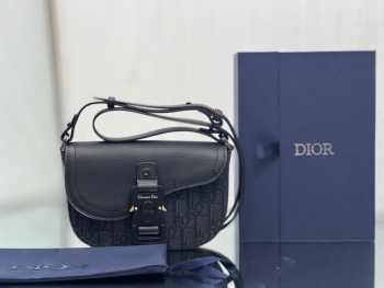 DIOR Saddle Pouch With Strap