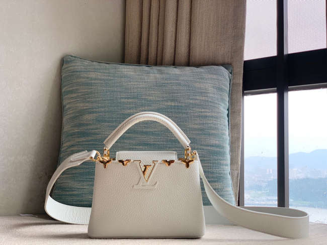 Louis Vuitton Capucines Mini Bag M56669 in White - 1